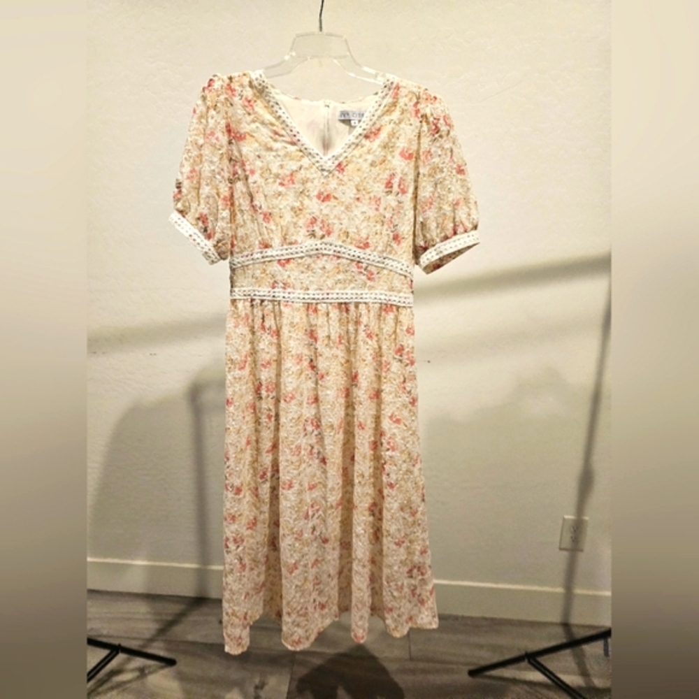 Ivy City floral midi dress